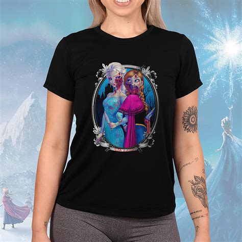 Camiseta Unissex Feminina Princesa Malvada Elsa E Anna Zumbi Frozen