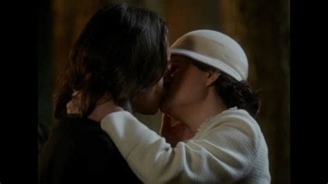 Once Upon A Time Rumpelstiltskin And Belle Kiss