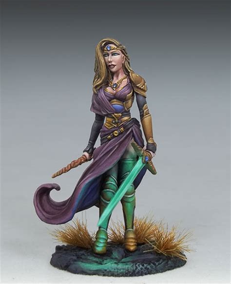 Female Warrior Mage with Sword and Wand | Dark Sword Miniatures