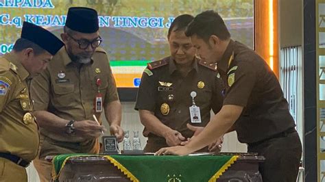 Kejaksaan Terima Hibah Tanah Dari Pemprov Jambi Untuk RS Rehab Narkotika