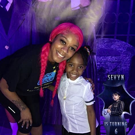 sevyn turning  click clique photobooth flickr