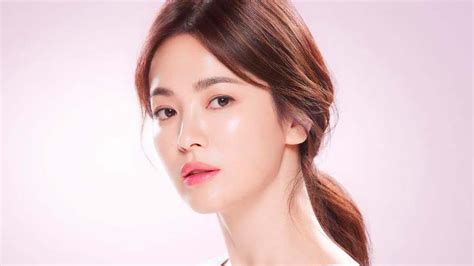 Intip Rahasia Kulit Glowing Ala Artis Korea Cuma Pakai Serum Di Wajah