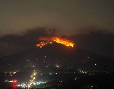 Bali Volcano Eruption Live Update Mount Agung Erupts Again Lava