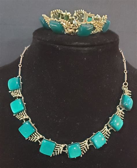 S Coro Green Necklace And Bracelet Set Gem