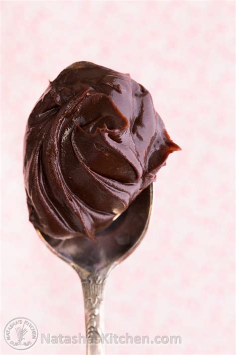 Perfect Chocolate Ganache + how to glaze a cake!