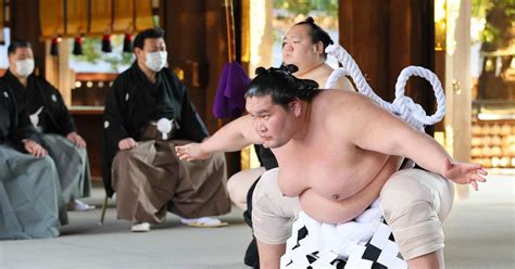 横綱照ノ富士が奉納土俵入り 不知火型披露 産経ニュース