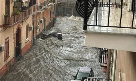 Maltempo Gravi Danni Nel Napoletano E Vesuviano