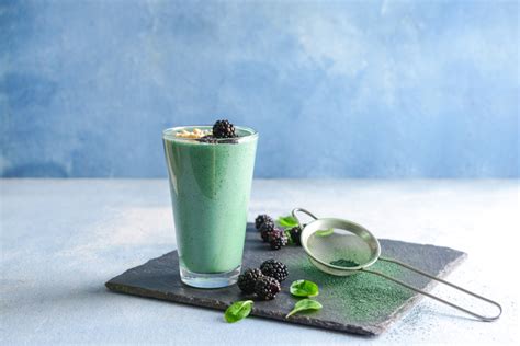 Spirulina Smoothie: A healthy superfood recipe | PRANCIER