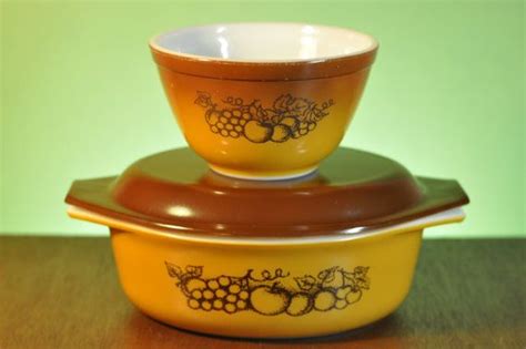 Pyrex Old Orchard Casserole With Lid And Small Mixing Bowl Vintage