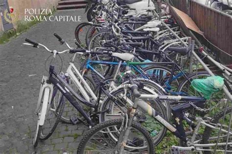 Roma Polizia Fa Rimuovere Chioschi In Disuso E Biciclette Abbandonate