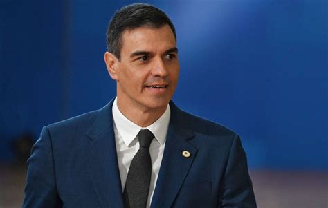 Espagne Le Premier Ministre Pedro Sanchez Au Bord De La D Mission