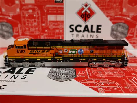 Scale Trains Bnsf 25th Anniversaryheritage Es44ac Ho Scale Wow