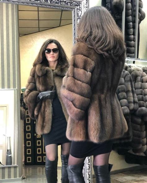 Pin By John Jenkins On Women S Furs Fur Coat Fashion Fur Fashion