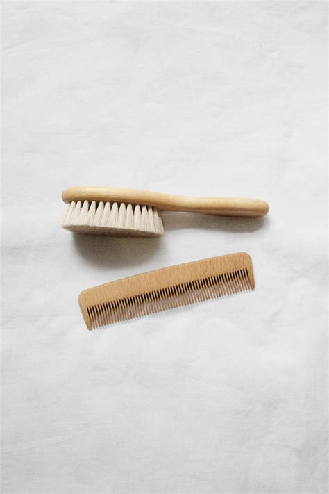 MAKIE - Oiled beechwood & goat bristles - Baby Hair Brush and Comb Set