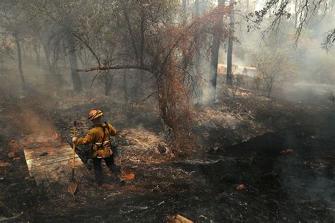 Carr Fire 1000 Structures Destroyed Or Damaged As Wildfire Rages In