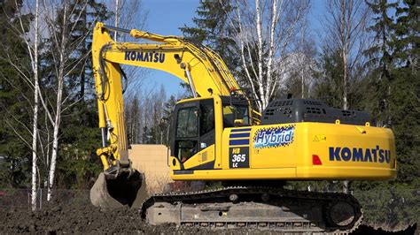 Kobelco Sk Vs Komatsu Hb Lc Hybrid Excavator Youtube