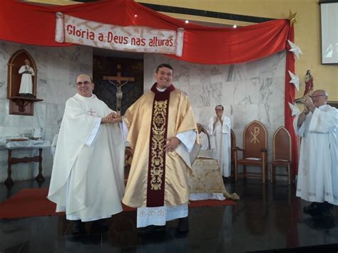 Padre Magno Luiz Empossado P Roco Na Par Quia S O Pio X