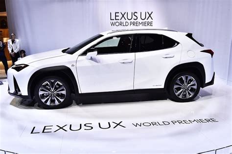 Lexus Turns Urban Explorer With New Ux Compact Crossover The Detroit