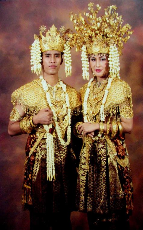 Gambar Dan Nama Pakaian Adat Tradisional Dari 33 Provinsi Di Indonesia