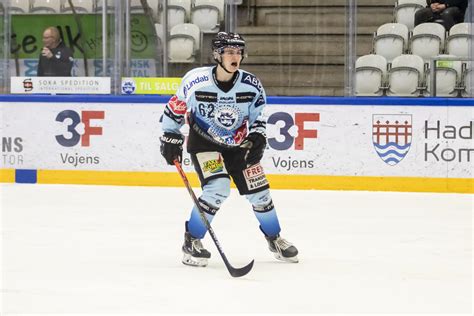 Ung Forward Forl Nger I S Nderjyske Ishockey S Nderjyske