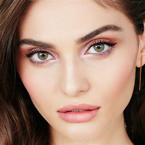 10 Pasos Para Lograr Un Look De Ojos Natural Y Fresco Que Te Hará Lucir