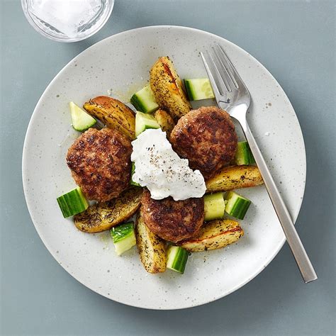 Pannbiff Med Fetaostyoghurt Och Rostad Potatis Recept ICA Se