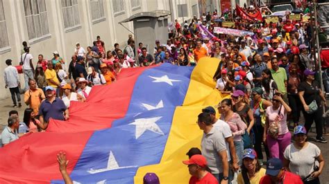 Día Internacional de la Mujer se conmemora en Caracas con gran marcha