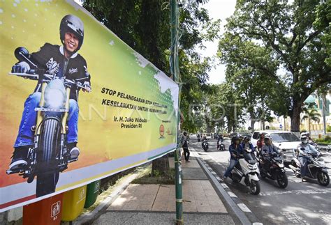 SPANDUK TERTIB BERLALU LINTAS ANTARA Foto