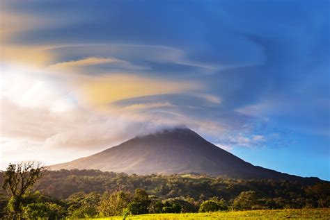 Let´s Discover 5 Volcanoes In Costa Rica That Are Visit Worthy Poas