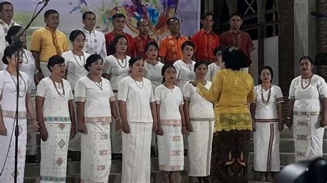 Dirigen Paling Heboh Lomba Paduan Suara Gereja Toraja Pniel Salutanga