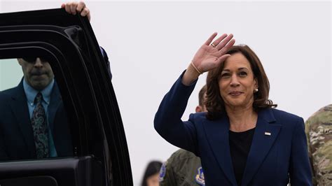 Kamala Harris Heads To Texas For Dinner With Mega Donors But Should