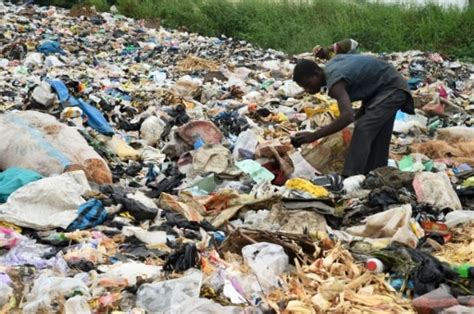 Nigeria Lagos bannit le polystyrène et les plastiques à usage unique