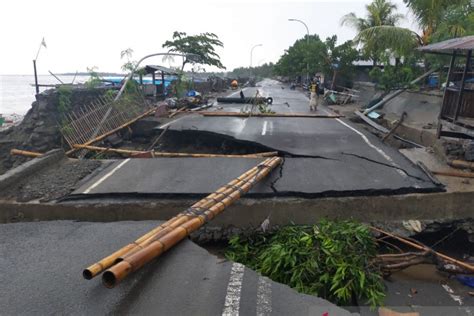 Bpbd Bantaeng Kerugian Akibat Banjir Capai Rp Miliar Antara News