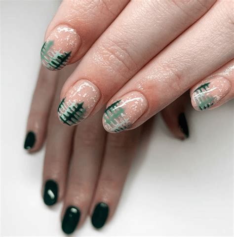 pine tree nail art for winter - Blush & Pearls