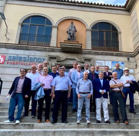 Antiguos Alumnos Del Colegio Salesiano De Puertollano Celebran El Y