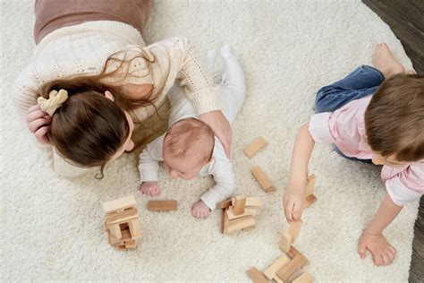 Montessori Toys for Toddlers: Buying Guide