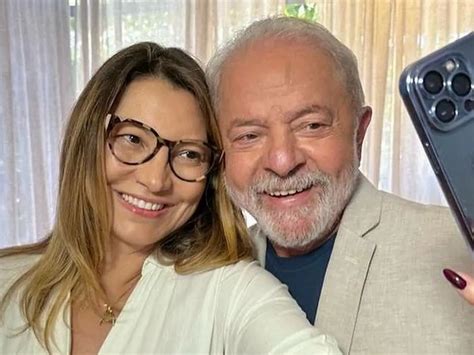 Janja Silva celebra aniversário de 78 anos de Lula Te amo pra sempre