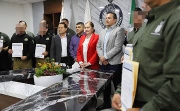 Entrega la FGE ascensos a 14 agentes de la Policía de Investigación