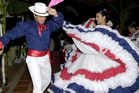 Colorful And Majestic Costa Rican Costumes Traditional Outfits