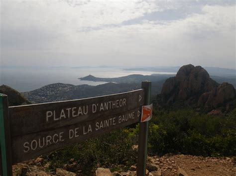 Randonn E Au Pic Du Cap Roux Pic Du Cap Roux Et Cap Dramont Au Loin