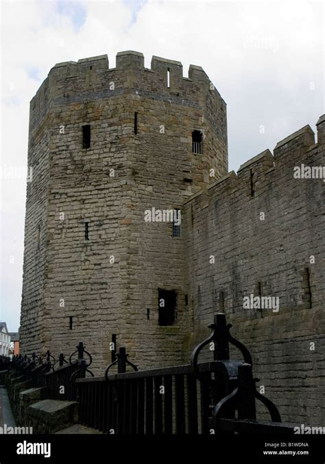 Caernarfon Carnarvon Castle Fortress Built By Edward I Begun In 1283