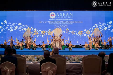 Gala Dinner For Asean Heads Of Stategovernmentdelegation And Spouses