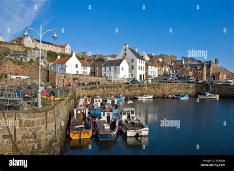 Crail harbour scotland hi-res stock photography and images - Alamy