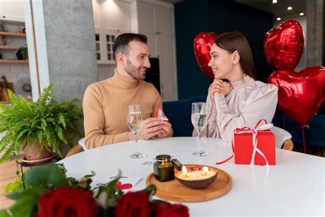 Free Photo Couple Enjoying Valentines Day Celebration