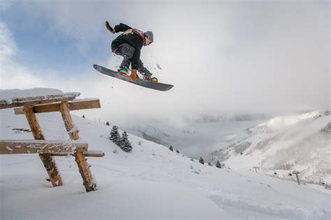 Beginner Snowboarding Gear Guide. Look Like a Pro on the Slopes - 2024