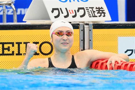 ＜第97回日本選手権水泳競技大会 第2日＞女子100メートルバタフライ決勝、優勝を果たしガッツポーズを見せる池江（撮影・会津 智海