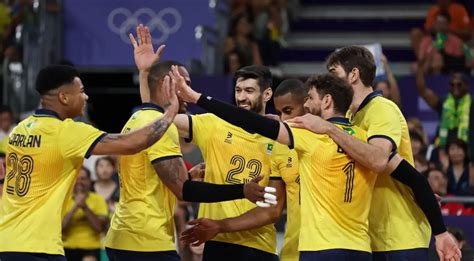 Seleção masculina de vôlei perde para os EUA e está eliminada O