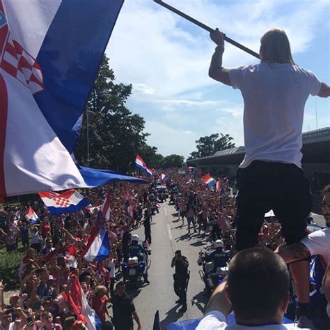 VIDEO Uspjeh i prizori za povijest Vatreni suznih očiju u autobusu