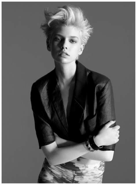 Pixie Crop Stella Maxwell Short Pixie Haircuts Short Cuts Einstein