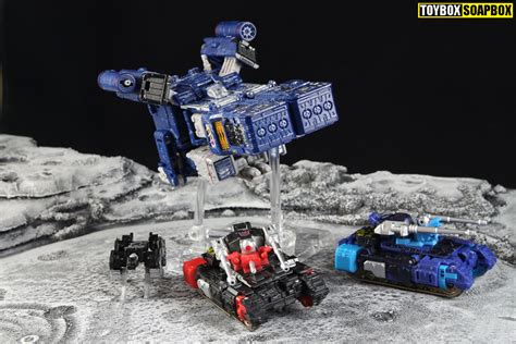 Transformers Siege Soundwave Review Toybox Soapbox